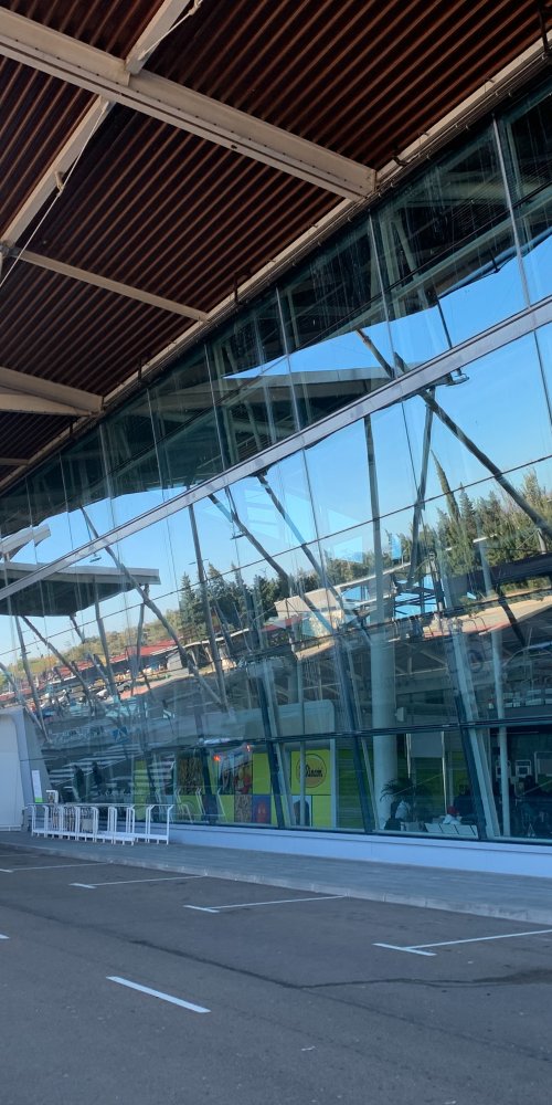 Child playing in Zaragoza Airport's dedicated kids area