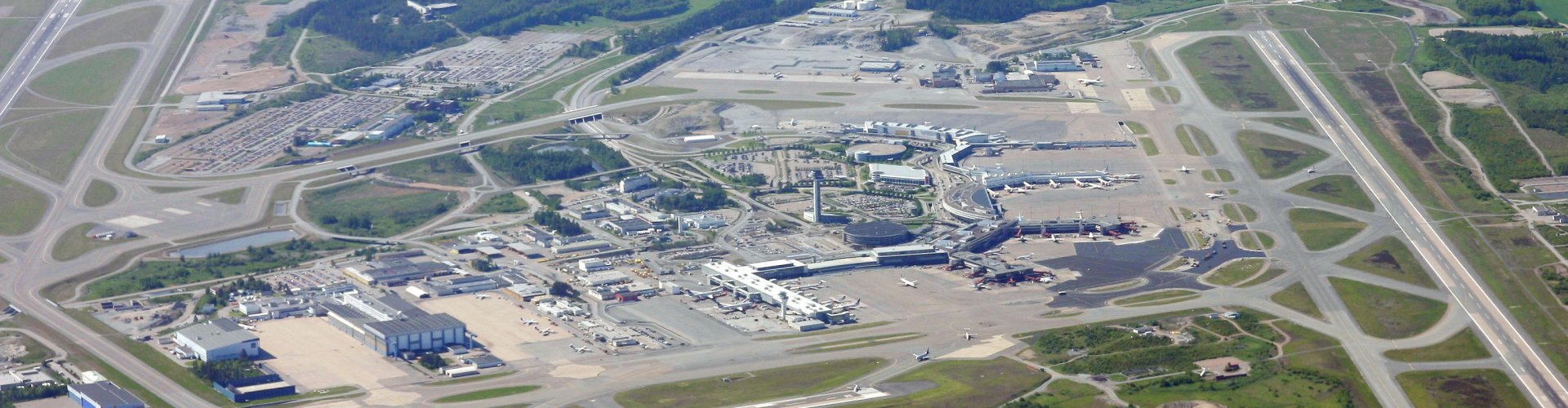 Family arrivals at Arlanda Airport, SE Airport